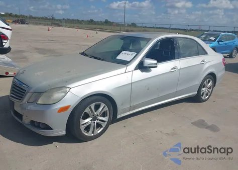 2010 Mercedes-Benz E 350 4Matic z USA, uszkodzony, nr VIN WDDHF8HB8AA163941